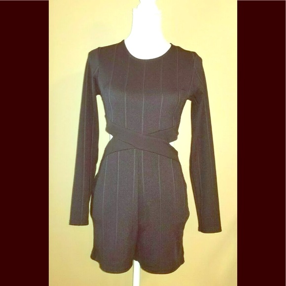 Boohoo Pants - Boohoo sz 8 black long sleeves cutout romper Boohoo Pants - Boohoo sz 8 black long sleeves cutout romper